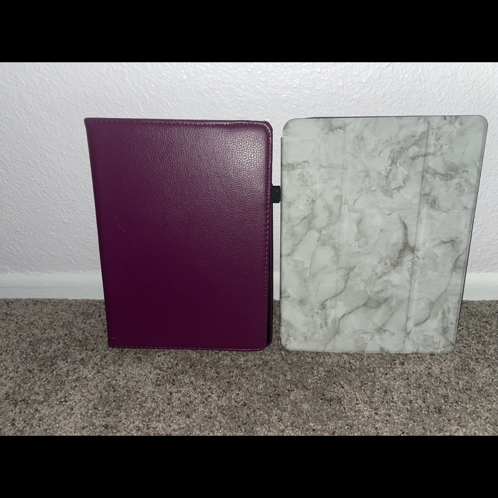 Selling Both 2 IPad 1 gens - Picture 5 of 7